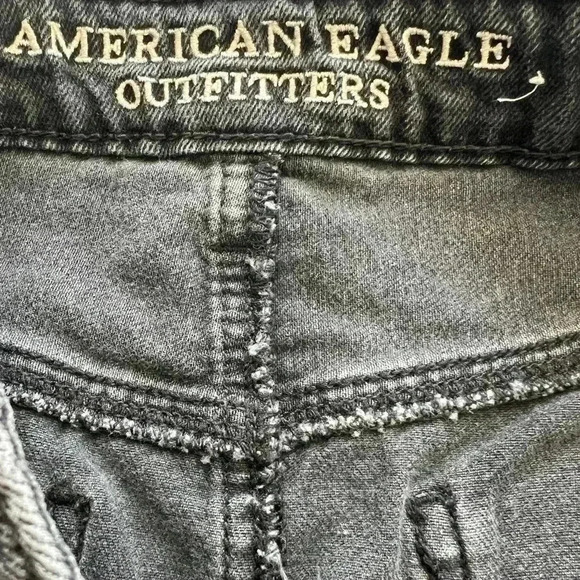 American Eagle Size 4 Black Button Fly Jean Mini Skirt Distressed - Picture 3 of 8